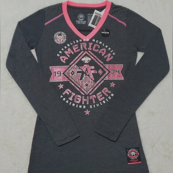 🔷️Massachusetts American Fighter Reflective Tech Graphic Tee🔷️ - Picture 3 of 7